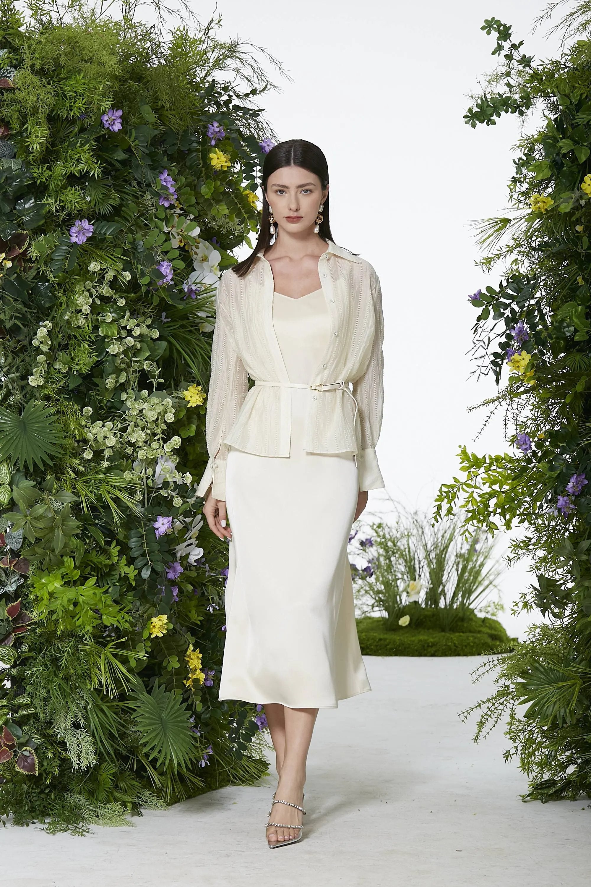 Women’s Summer High Elegant V-neck Lace Suit ULA